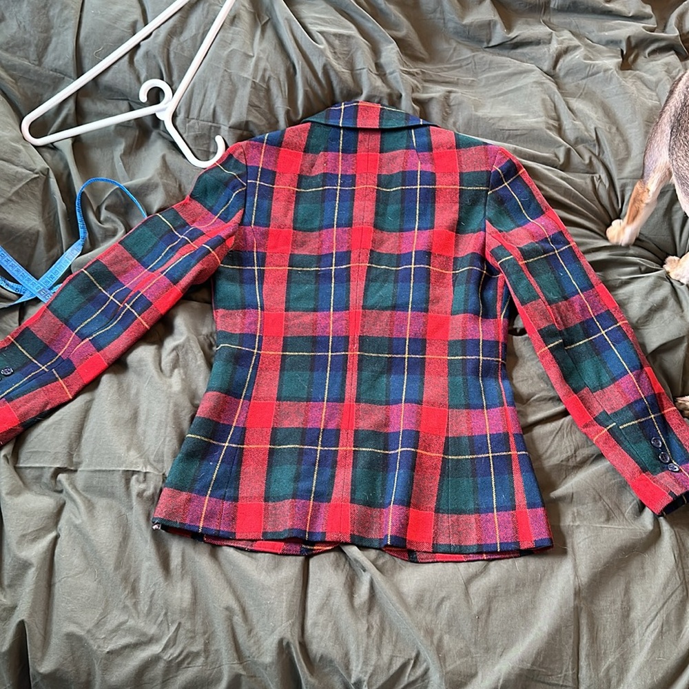 Festive Three Button Fitted Blazer - image 8